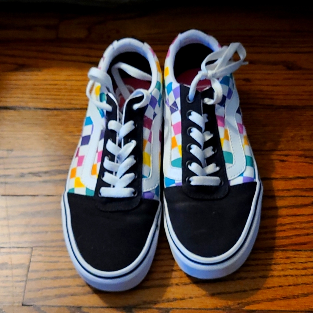 Vans - image 1